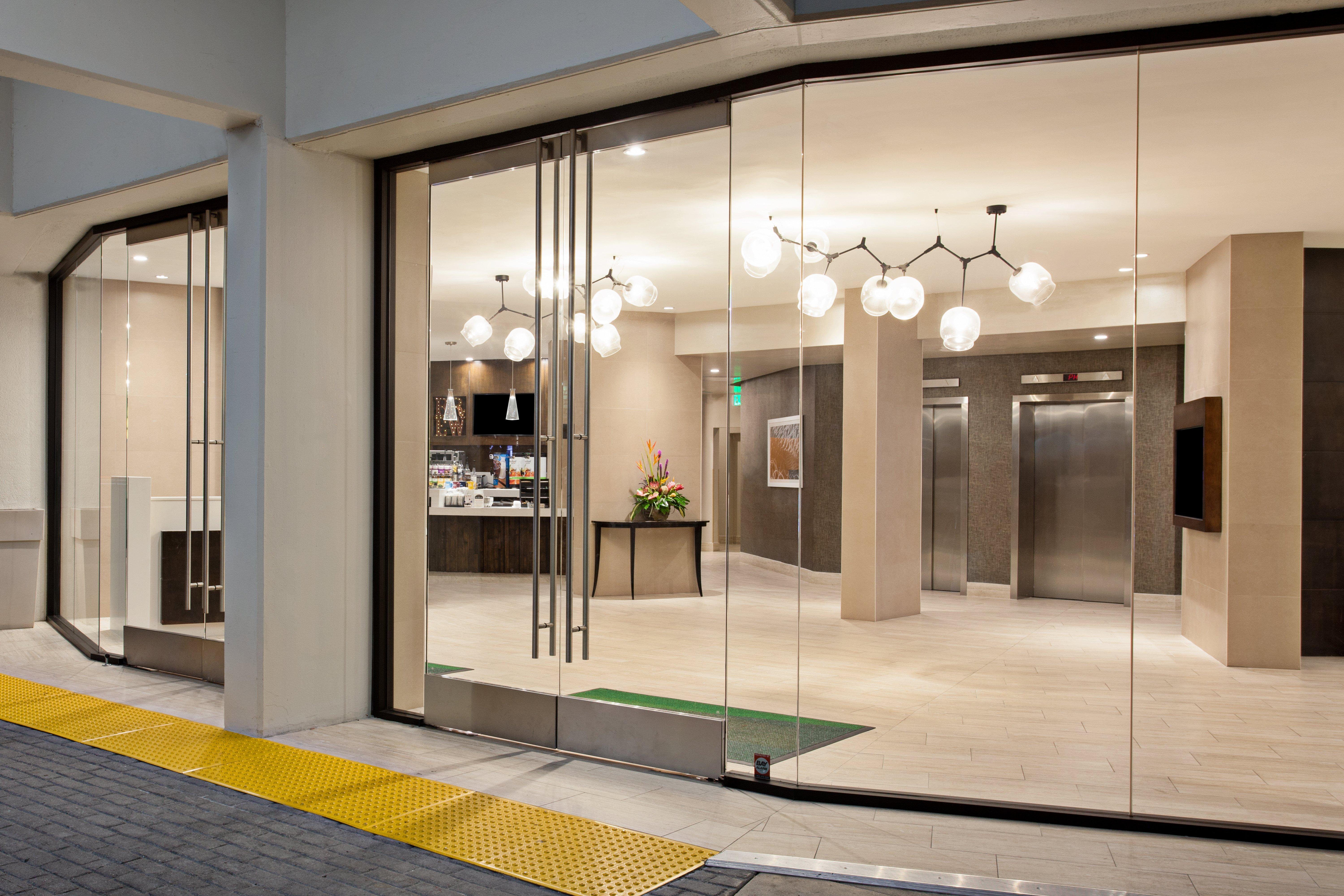 Holiday Inn Long Beach - Airport By Ihg Eksteriør billede